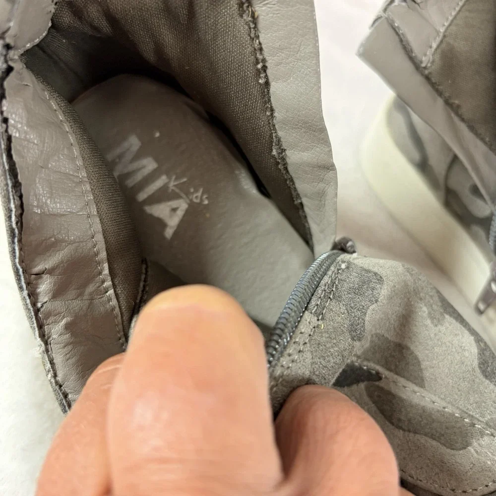 MIA Kids‎ Gracelyn Camo Hidden Wedge Sneaker Booties Girl's 3M